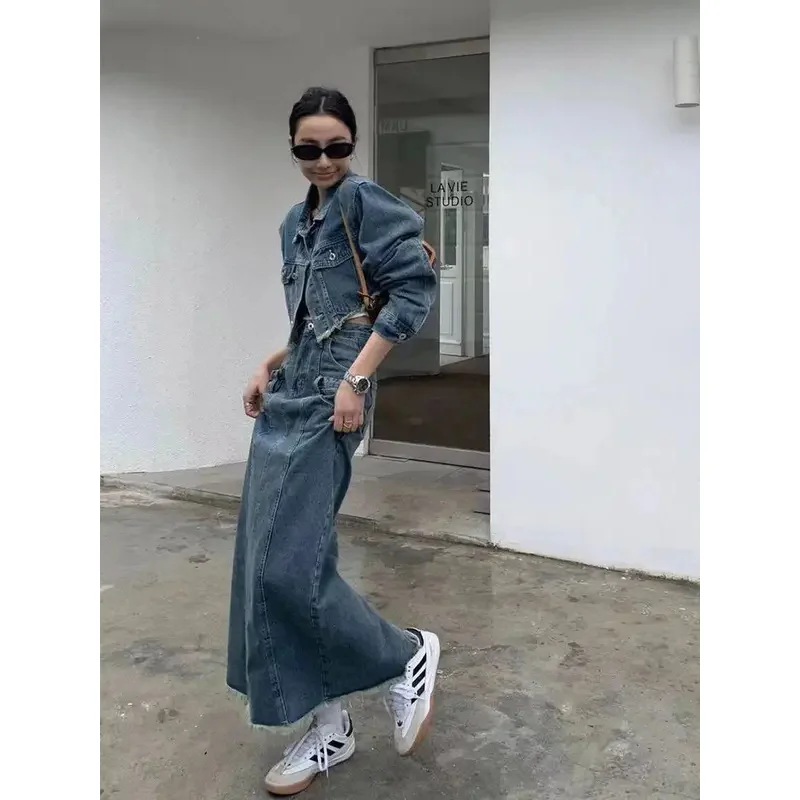 

2024 Early Spring Cool Light Mature Denim Suit Vivid Age Reducing Hong Kong Style Blue Ragged Edge Denim Coat Skirt 2pcs Set