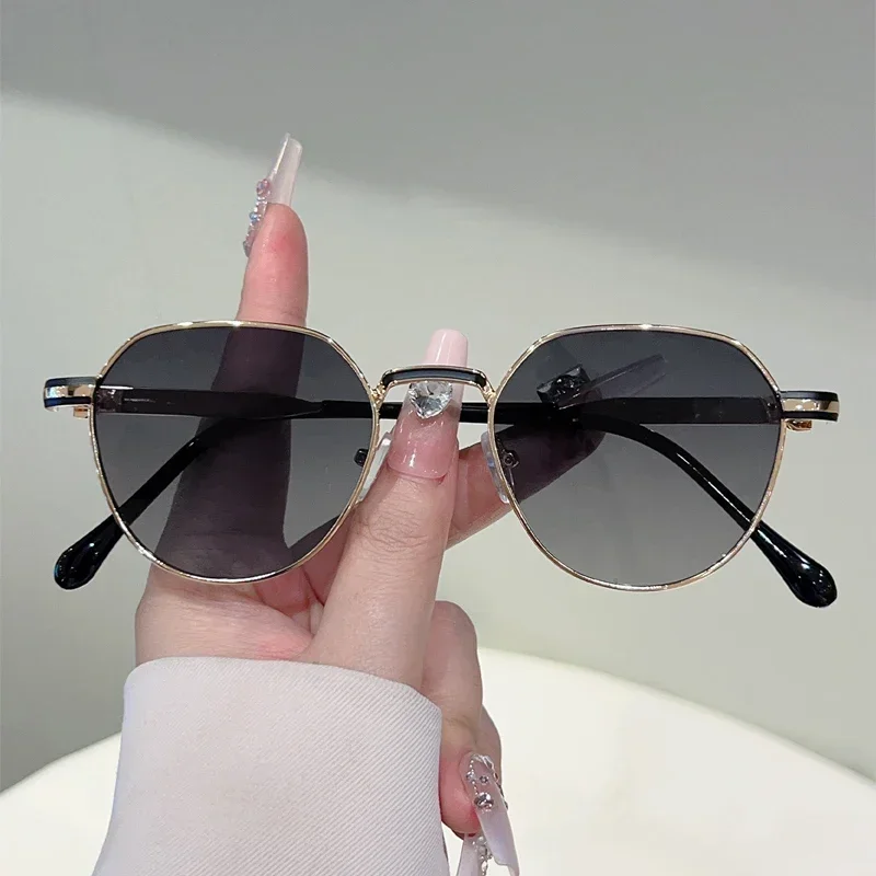 

GM LUMIAS Vintage Round Sunglasses Men Retro Design Fashion Outdoor Casual Shades Women Trendy Luxury Brand Gradient Sun Glasses