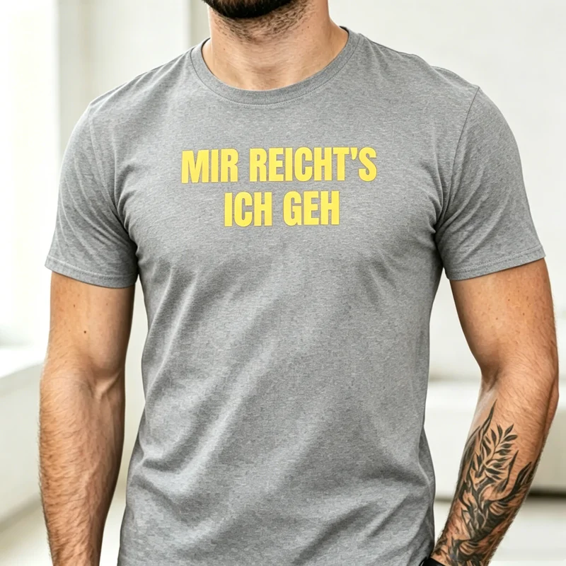 Men Printed T-Shirt MIR REICHT'S ICH GEH Yellow Letter Print Cotton Short Sleeve Streetwear