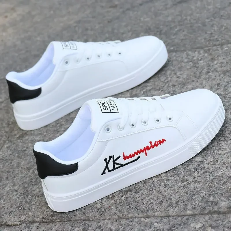 

2025 Autumn Men Casual Shoes Men's Board Shoes Light Sports Men Tennis Sneaker Soft White Shoes Male Flat