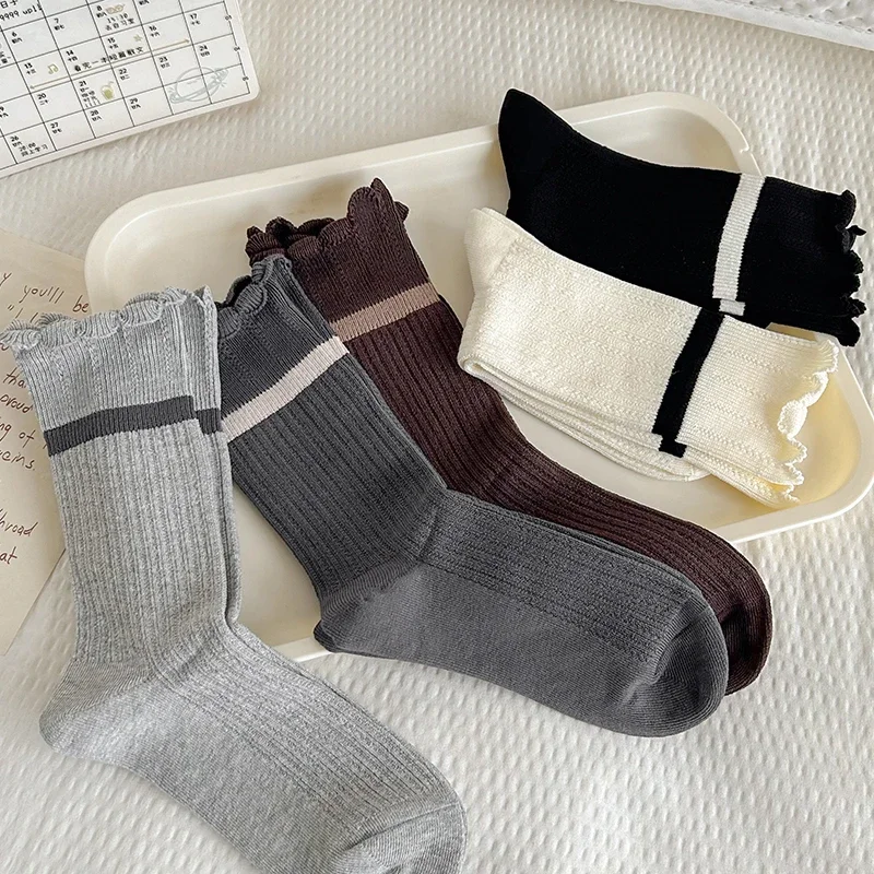 

New Woman Socks Autumn Fashion Cotton Retro Style Casual Crew Socks For Girls Mixed-color Japanese Trends Female Sweet Socks