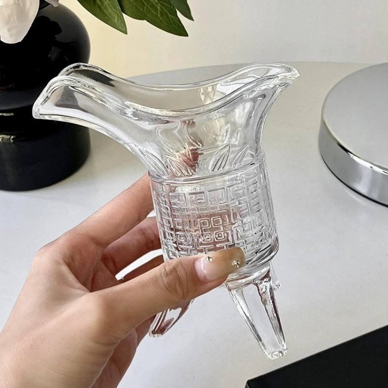 مضحك العتيقة تشين شي هوانغ فنجان الشاي كوب الجاز الإمبراطور القديم ثلاثة أرجل كوب كأس النبيذ الإبداعي الزجاج