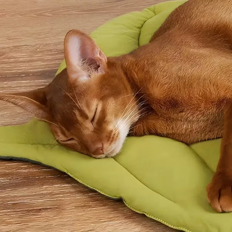 1/2PCS Leaf Shaped Cat Bed and Pet Mat Soft Washable Reversible Non-Slip Cushion for Cats and Dogs Indoor Travel Camping Pet Bed