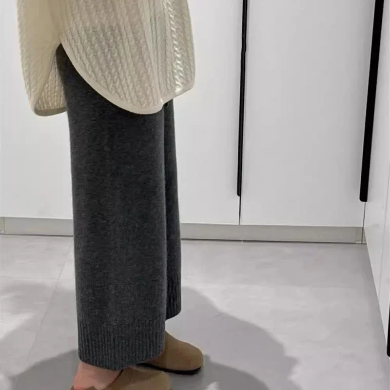 กางเกงขายาวถักไหมพรมสีเทาแบบใหม่ประจำปี 2025 สำหรับผู้หญิง แฟชั่นจีน ผ้าแคชเมียร์ ทรงตรง หลวม สีพื้น ความยาวระดับข้อเท้า