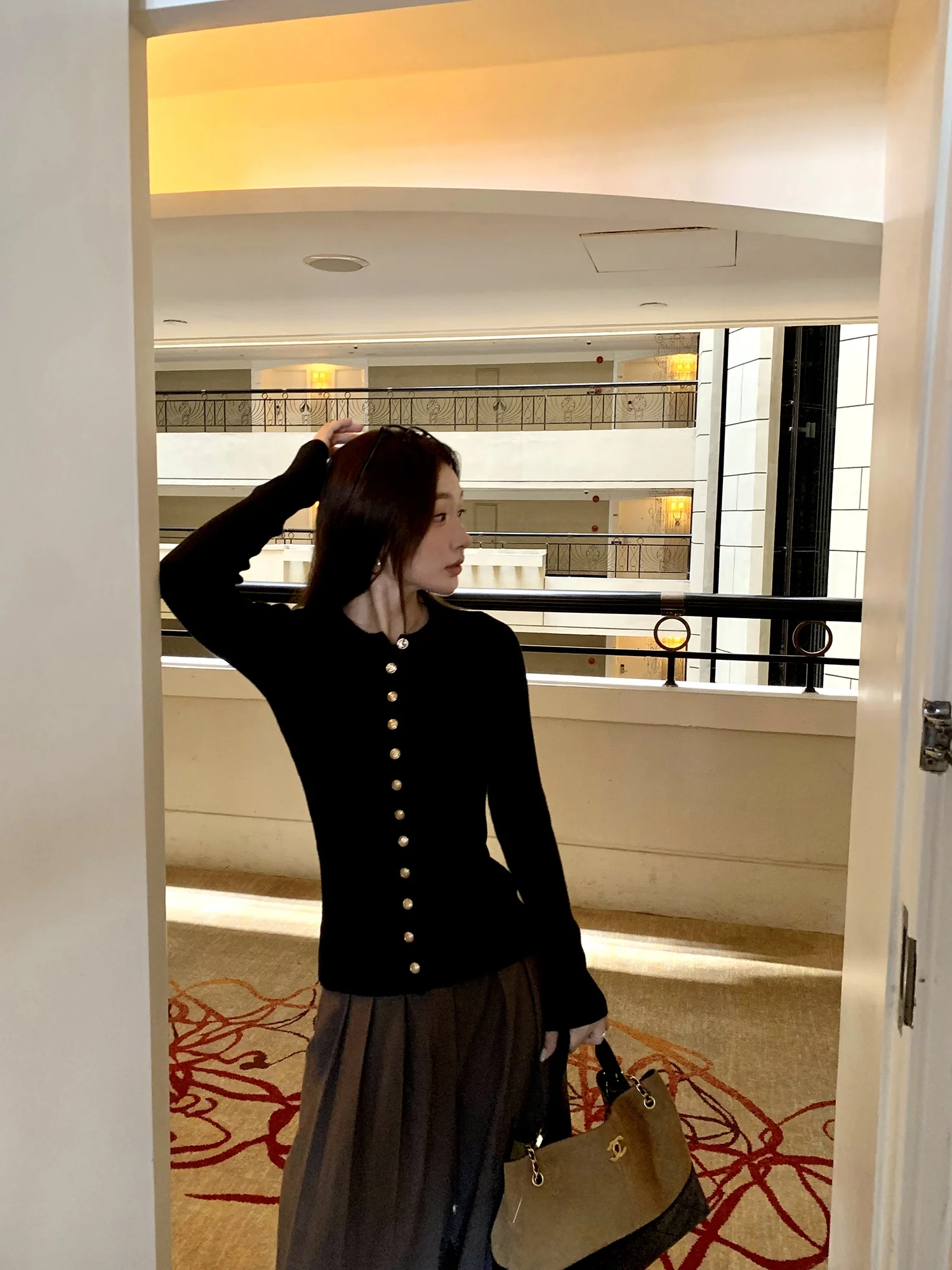 

Металлический синий вязаный кардиган с длинными рукавами и круглым вырезом, приталенный, для женщин, весна-лето, модный, для подростков