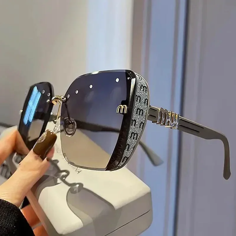 QVQV Luxury Brand  Sunglasses Metal Letters Women New 2026 Fashion Square Sun Glasses Men Trendy Driving Eyeglasses Ladies Gafas