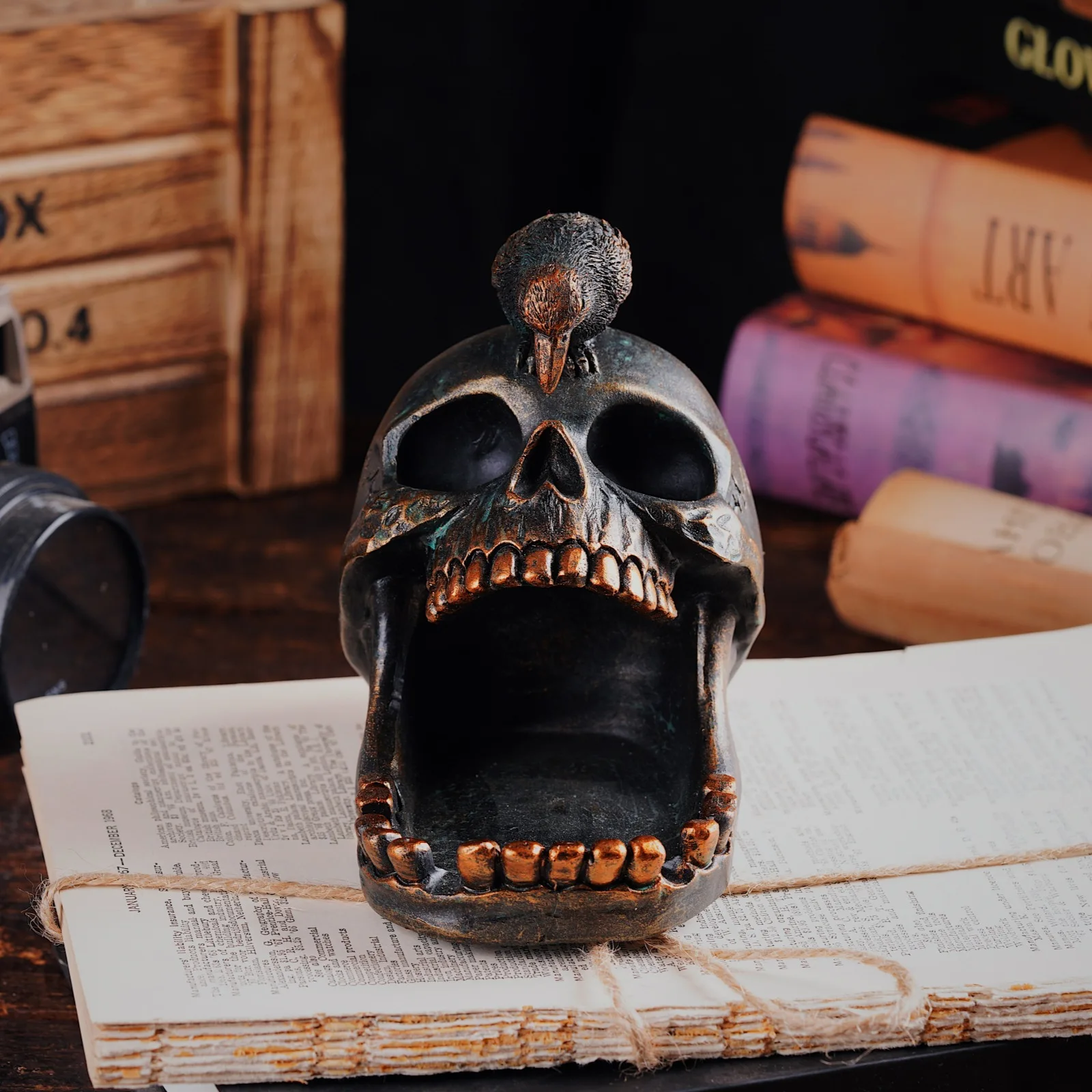 1pc antique skull crow household ashtray Halloween ornament decoration gothic resin ring storage