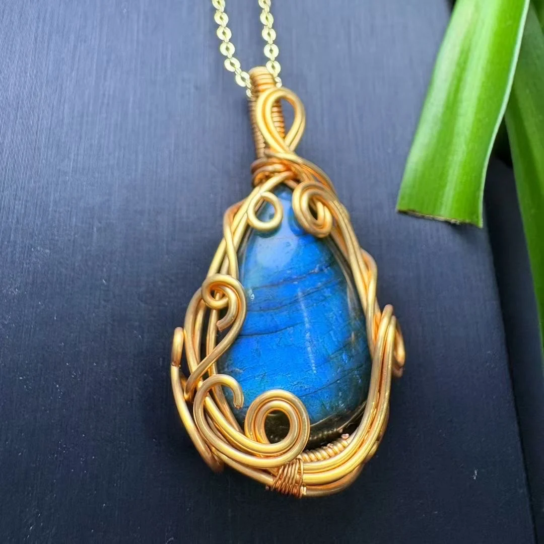 

1 Pc Natural Labradorite Water Drop Pendant Wire Wrapping Necklace Pendant Reiki Healing Stone Jewelry Gift For Women Men