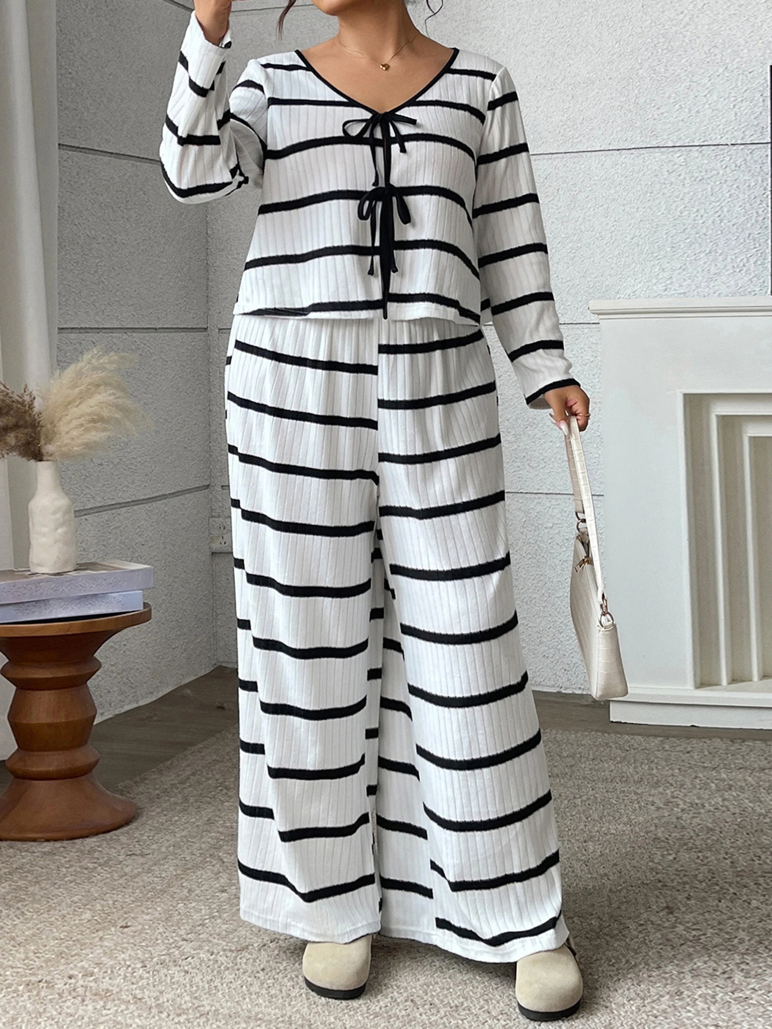 

Stylish Plus Size Women s Fall Outfit Floral Print Ruffle Sleeve Blouse and High Waisted Wide Leg Pants 2 Piece Set