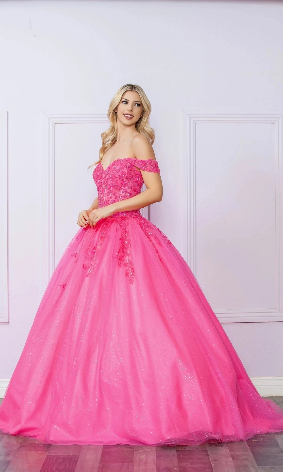 Off the Shoulder Sweet Long Prom Ball Gown Quinceanera Dresses Appuliques Lace Up Elegant Party Adult Graduation Dresses
