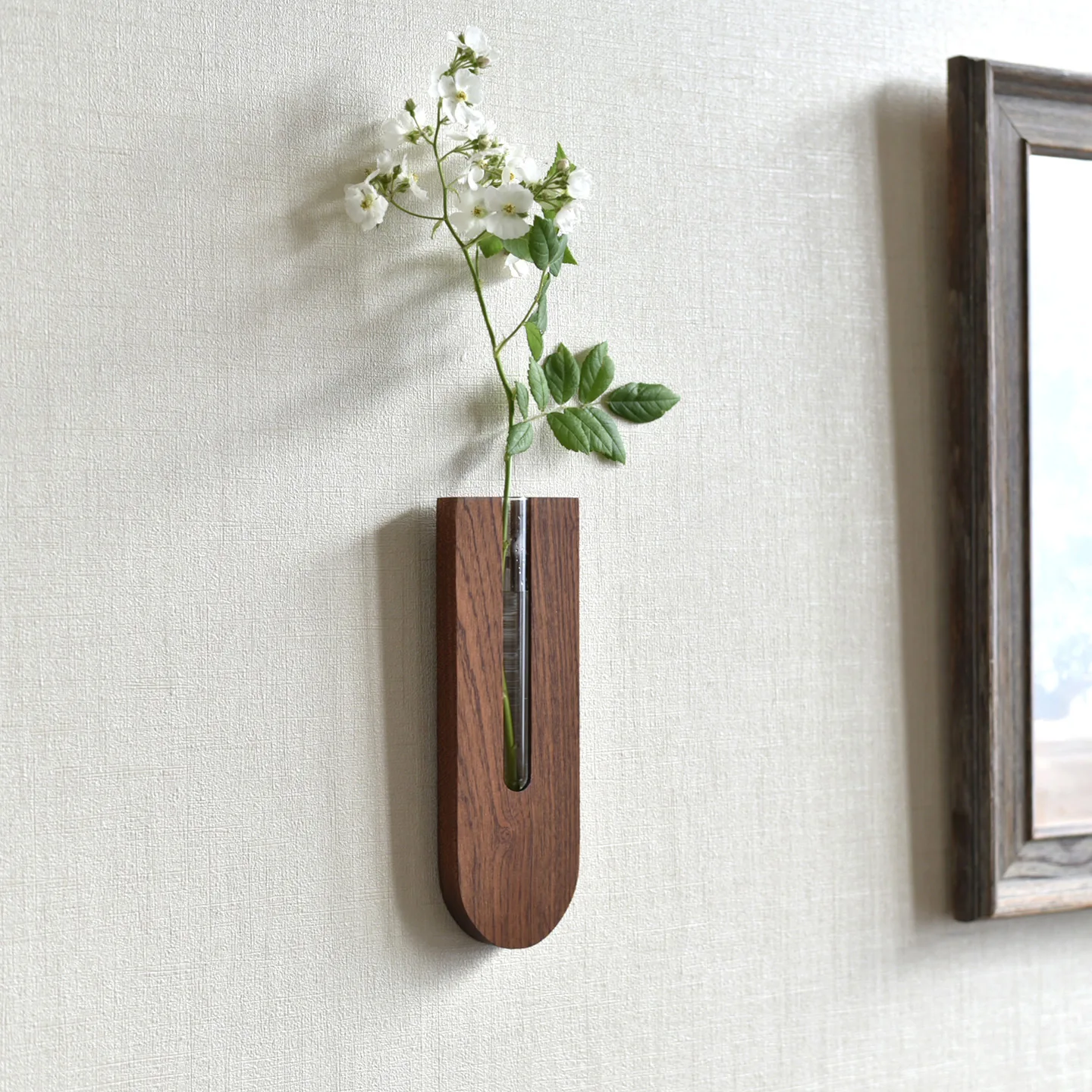 U-Shaped Wood Wall-Mounted Test Tube Vase No-drill Wall Hanging Flower Holder Minimalist Floral Container Wall Decor Ornament
