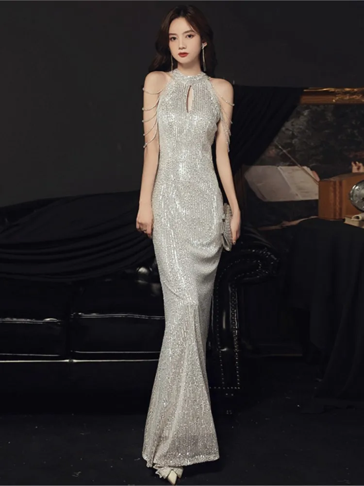 A halter-neck elegant fringed light luxury niche and high-end custom-made dress for hosts' banquets