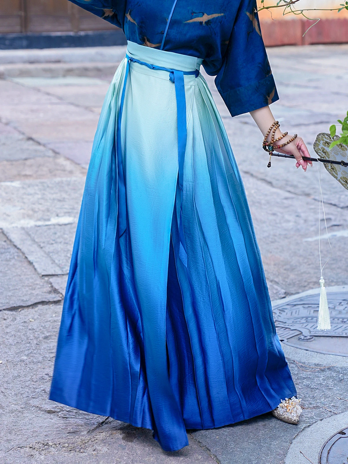 

Yunjian Zizhui Bai Zhen Silk Silk Pearl Satin adient Color One-Piece Tail Skirt Fros MS