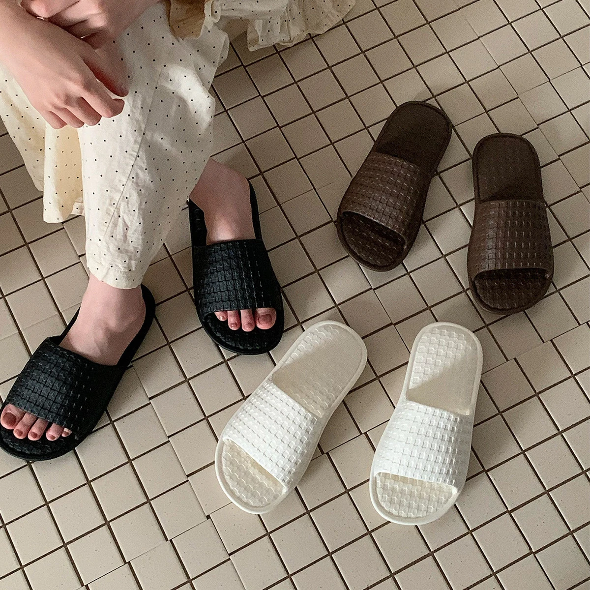 

Women House BathSlippers Casual Concise Plaid Design White Black Brown Burgundy Sky Blue Summer Indoor Non-slip Soft Soles Home