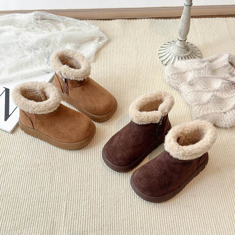 

Короткие сапоги для девочек, замшевые теплые детские ботильоны в британском стиле с круглым носком, зима 2024, новые детские повседневные ботинки принцессы с боковой молнией