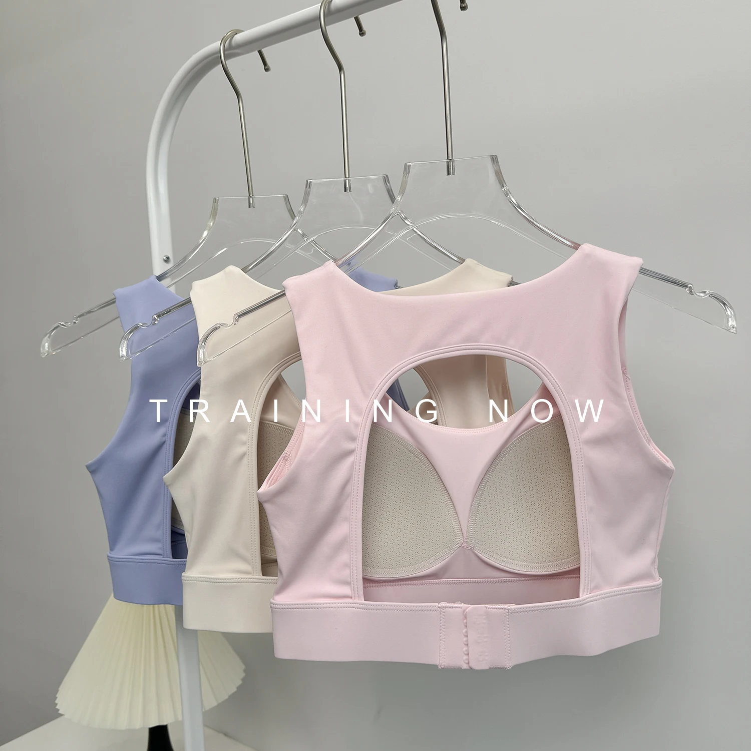 

Hollow beautiful back sports lingerie for women in summer breathable and quick-drying running shock-proof bra covering the side