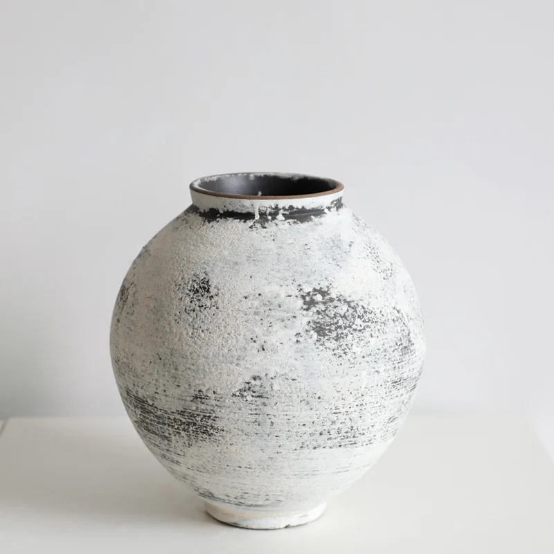 Wabi-sabi style soft furnishings with Jingdezhen handmade pottery ceramic vase vintage rough pot flower arrangement