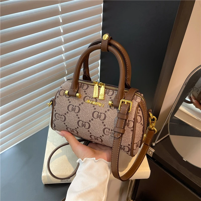 

Popular Women's Crossbody Bag Leather Messenger Bag Shoulder Tote Handbags In Elegant Style For Fashionable Ladies