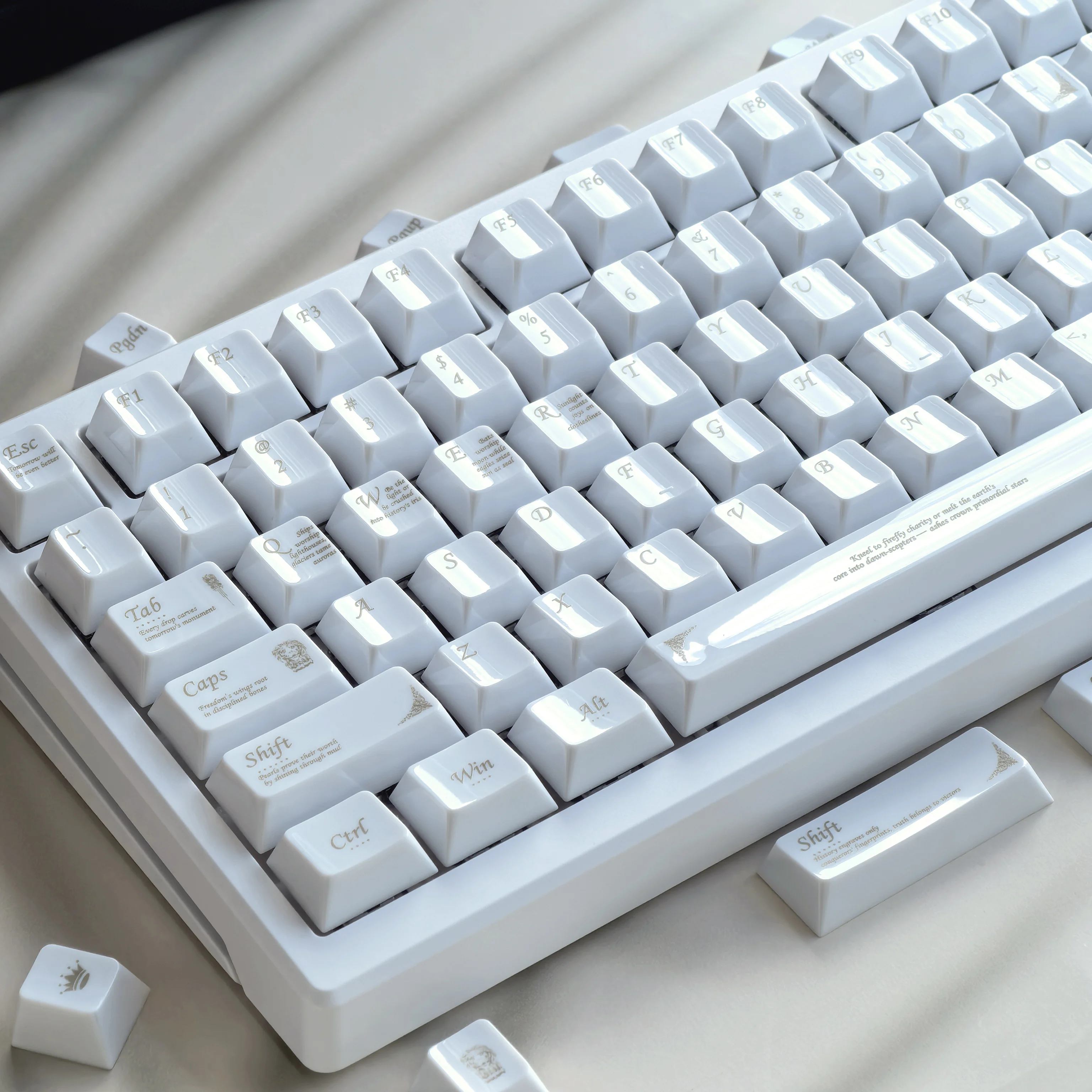 

White Mirror Keycaps Imitating Ceramic Texture Pc Cherry 115Keys Small Full Set Of Pure Black And White Simple Customized Keycap