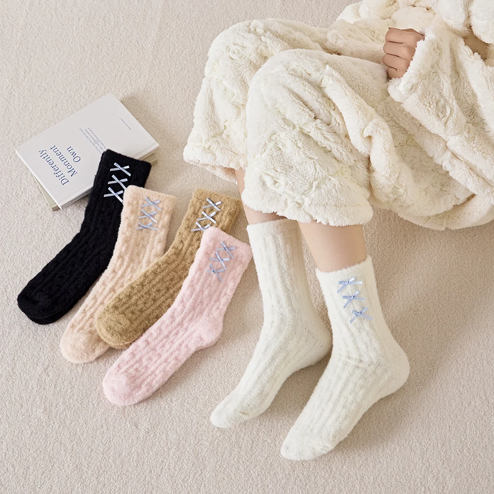 ผู้หญิงฤดูหนาวถุงเท้าสีทึบกลางถุงเท้า Thicken Home Sleep ถุงเท้าข้อเท้าอุ่น Bowknot ในครัวเรือนกิจกรรมถุงน่อง