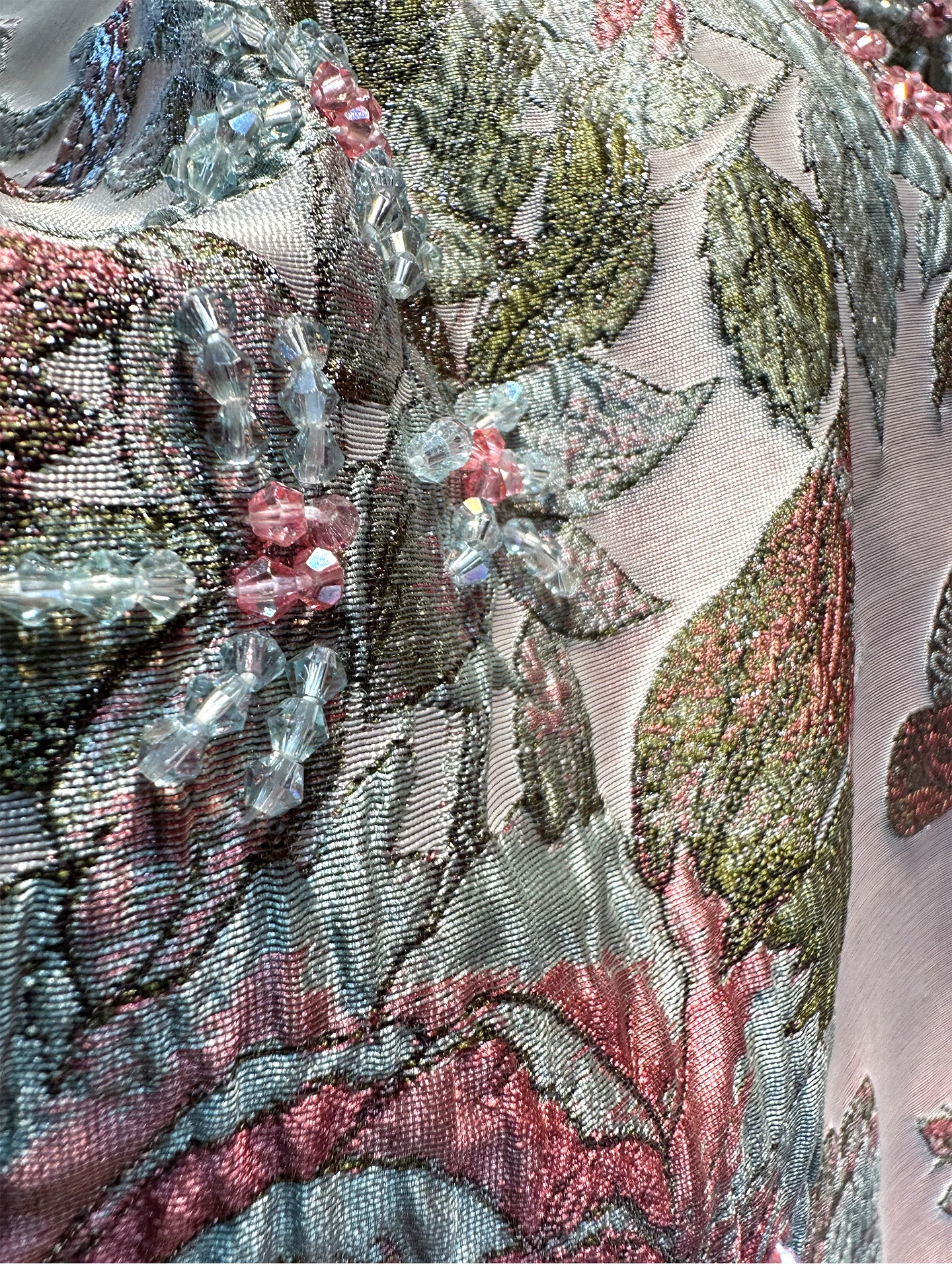 فستان شيونغسام فاخر عتيق مطرز بياقة واقفة للنساء بدون أكمام على شكل حرف a فستان فضفاض بخصر فساتين حفلات صغيرة