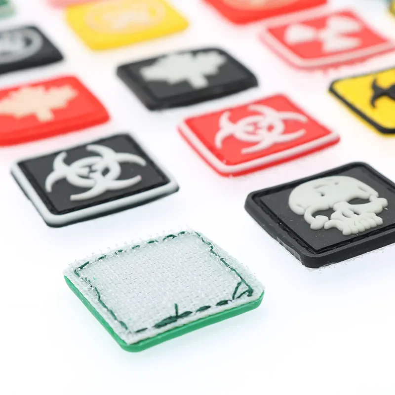 Mini PVC Military Patch Biohazard Emblem Skull Badges 3D Rubber Fabric Radiation Sign Maple Leaf Bear Paw Hook Loop Square Patch