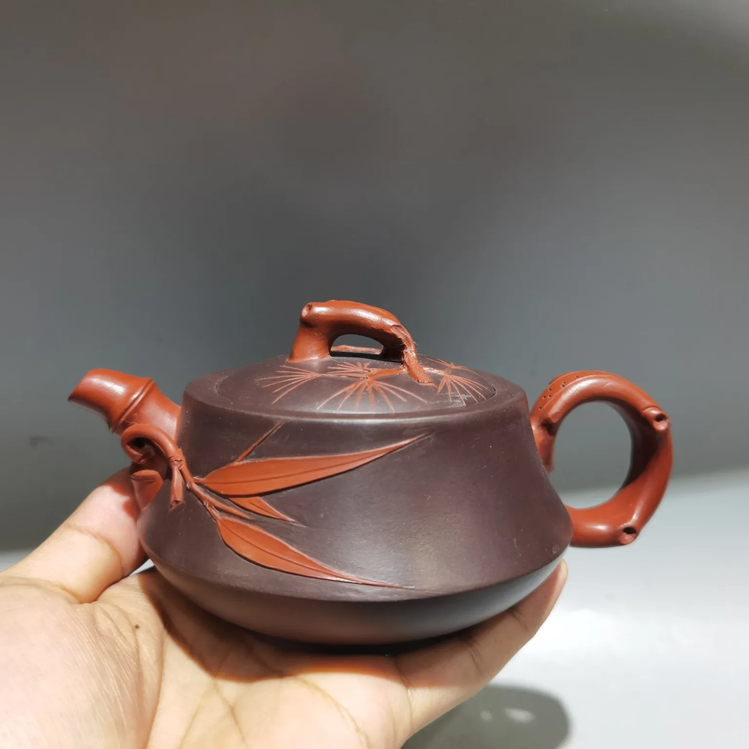 Beautiful Home Crafts with Exquisite Craftsmanship the Purple Clay Teapot is Worth Collecting and Showcasing