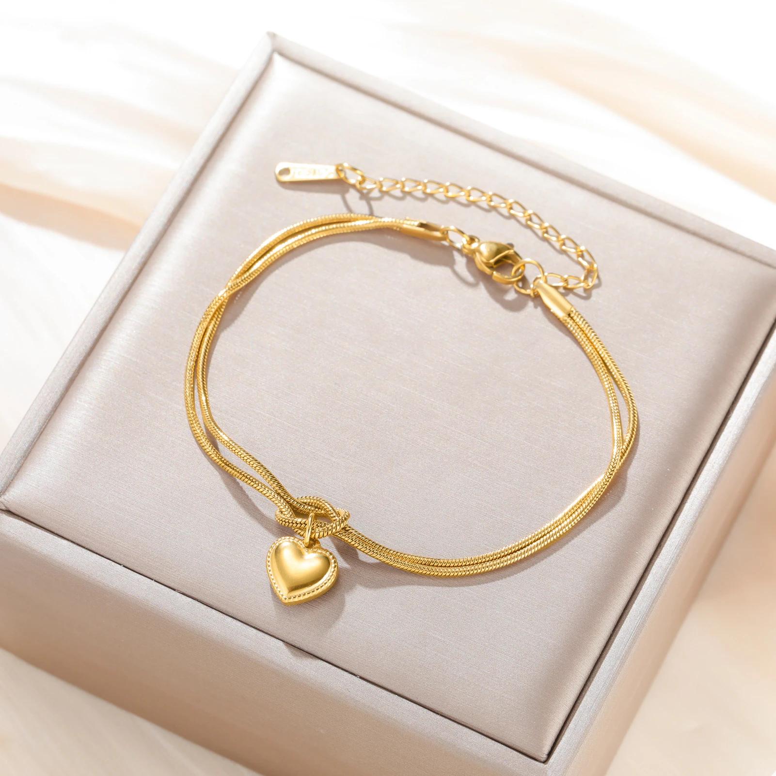 Skyrim Damen-Armband mit Herzanhänger, Edelstahl, goldfarben, Liebesknoten, Schlangenkette, Armbänder, Modeschmuck, Geburtstagsgeschenk
