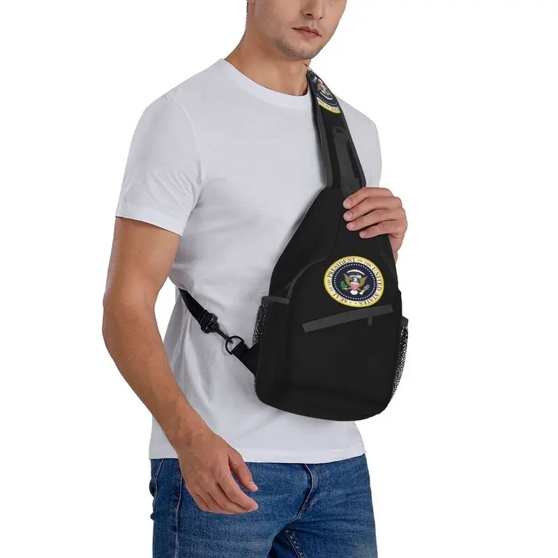 Mochila cruzada con sello Presidencial Americano para hombres, bolso de pecho de hombro personalizado, abrigo de brazos de EE. UU., viaje, senderismo, mochila de día