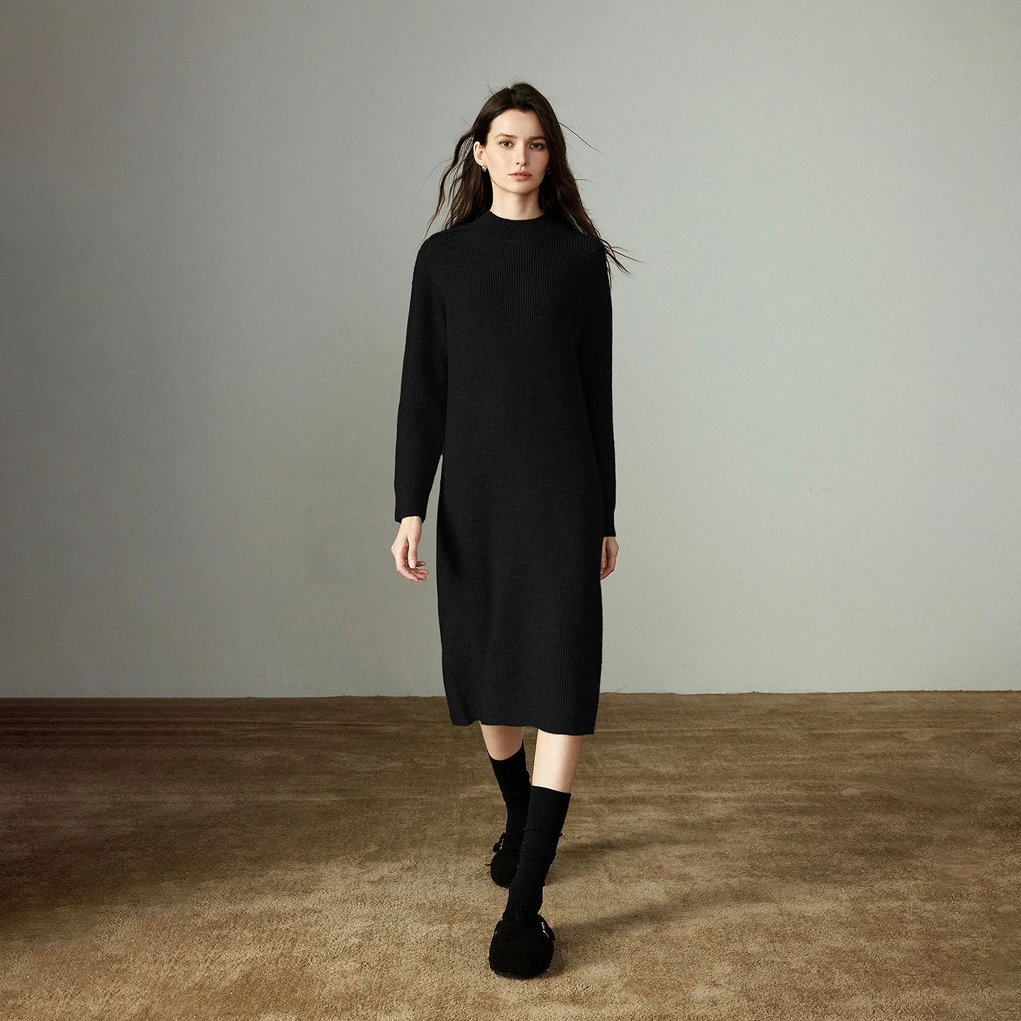 TOYOUTH فساتين نسائية محبوكة 2025 شتاء جديد صوف القطب الشمالي سميكة دافئة نصف عالية طوق فضفاض منتصف طول فساتين قطعة واحدة