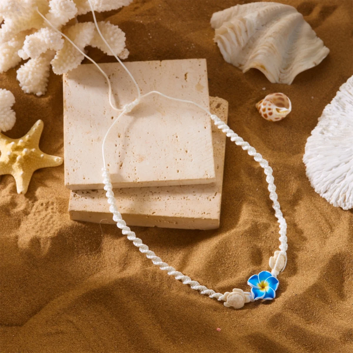 Boho-Halskette aus weicher Tonerde mit weißem geflochtenem Seil für Damen und Herren, Harz-Meeresschildkröten, florales Choker-Halsband, Sommer-Strand-Urlaubsschmuck – Detail 15