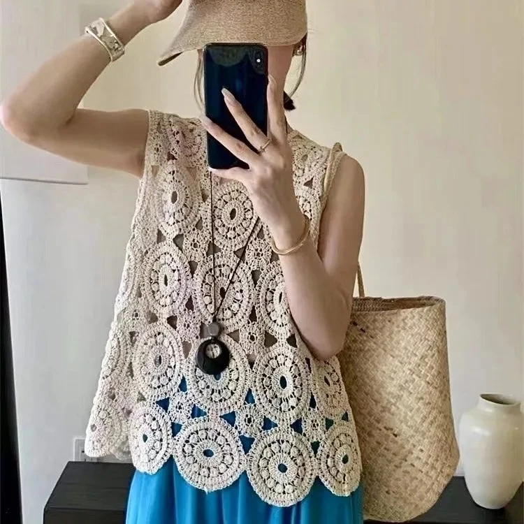 2025 New Knitted Vest Tops Hook Flower Hollow Knitted Vest Coat Sleeveless Loose T-Shirt O Neck Casual Top Waistcoat Women Coat
