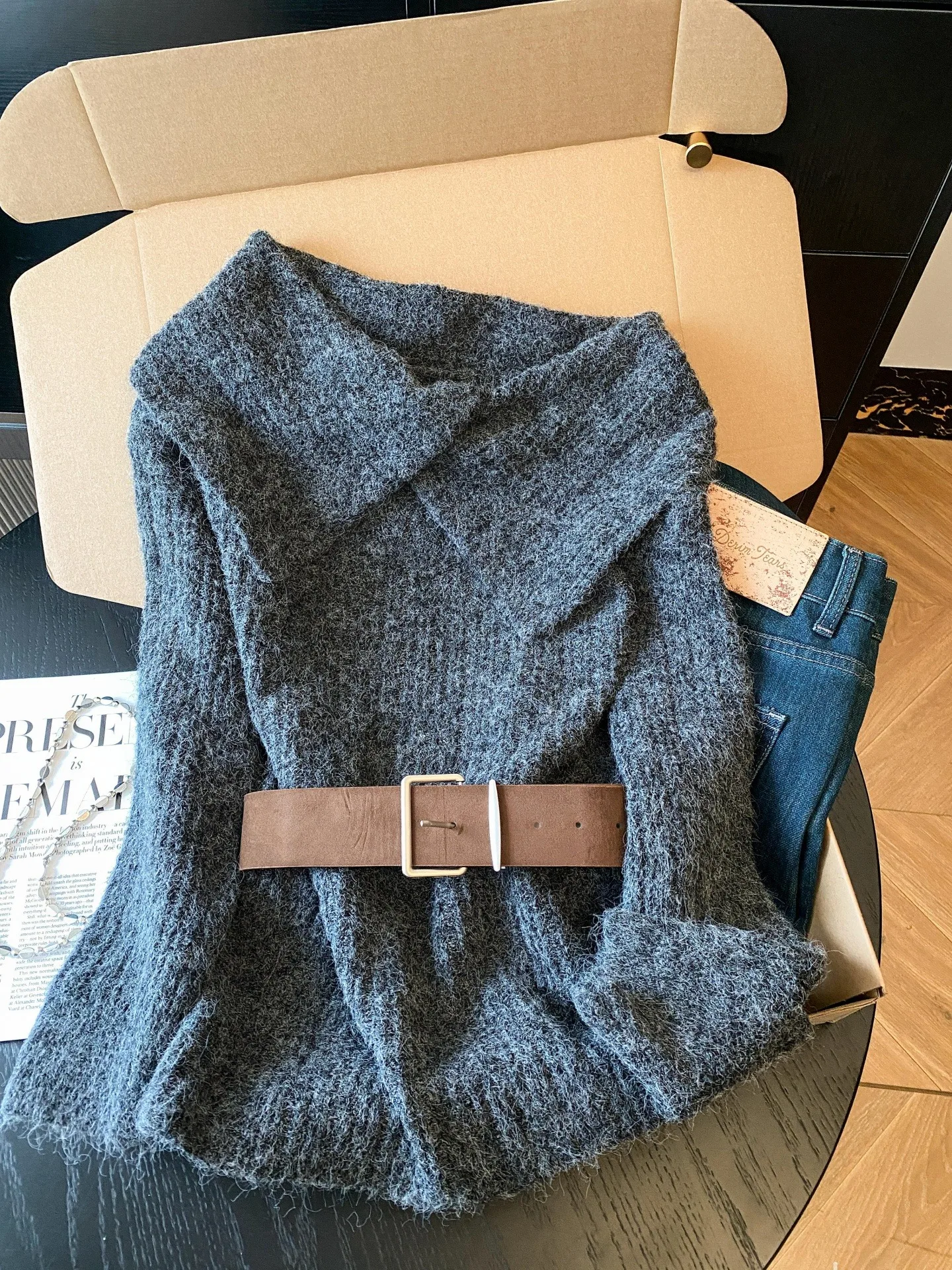 Ele Oulder Bared Kn…