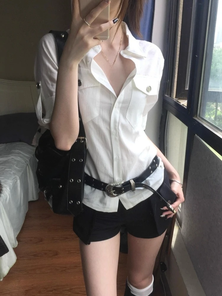 تي شيرت Y2k قصير عتيق لصيف 2025 تي شيرت جمالي مثير بكتف واحد ملابس الشارع الشهير بطباعة رمادية تيشيرتات ضيقة Harajuku قاع