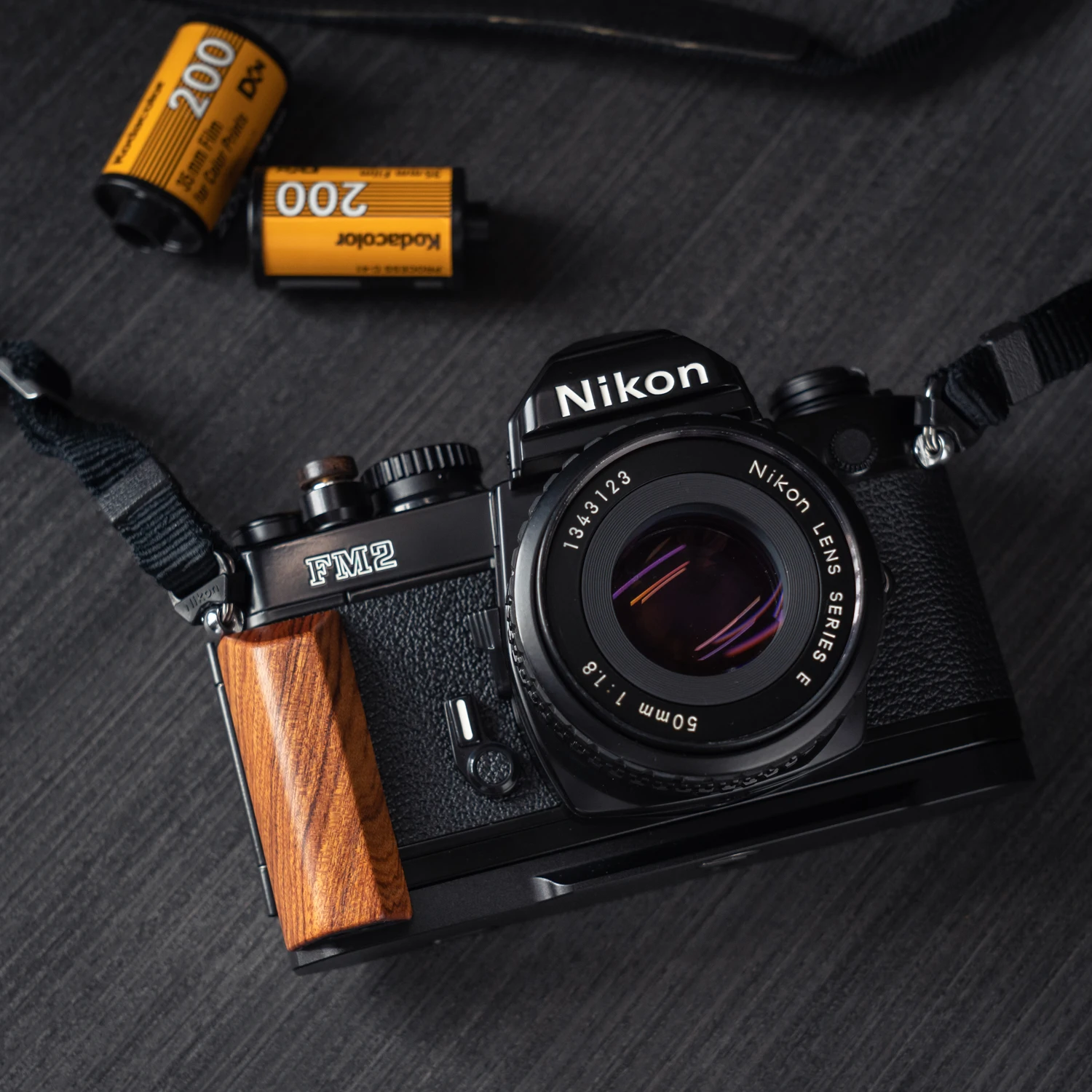 YUWOOD FM2 L-förmige Montageplatte mit Holzgriff für Nikon FM2 FM FM3A FE FE2. Integrierte Arca-Swiss-Schnellwechselplatte – Detail 13