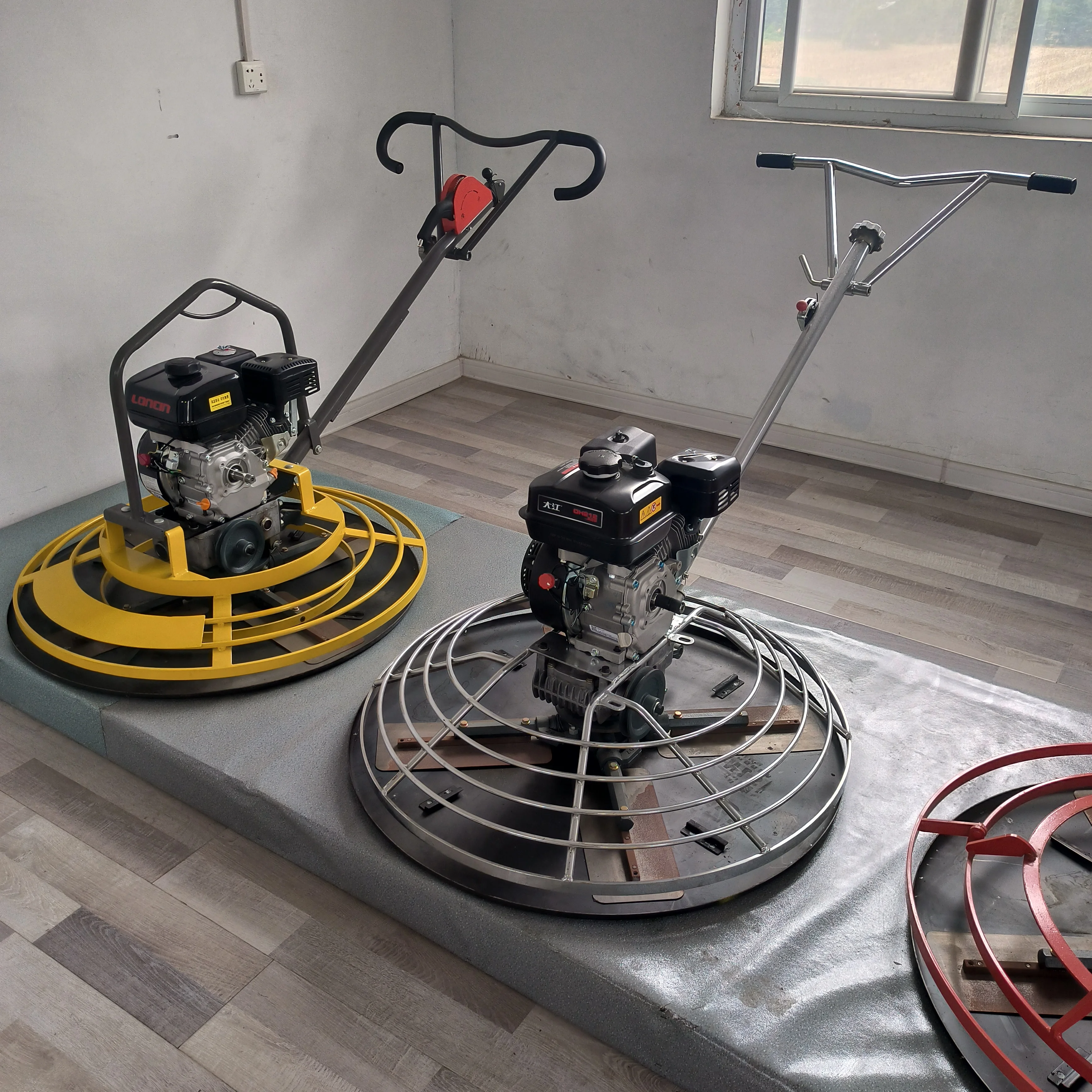 Customization Concrete Surface Trowel, Concrete Floor Leveling Trowel 1000mm Diameter With GX160 Engine