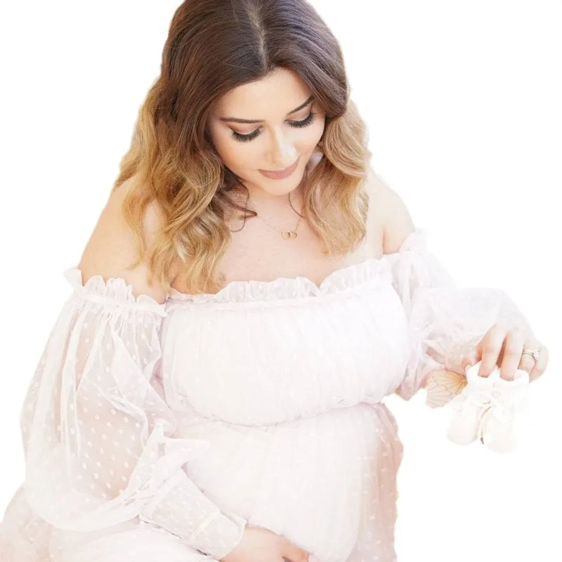 vestido-de-maternidad-casual-con-estampado-de-lunares-tul-hombros-descubiertos-mangas-abullonadas-y-largo-hasta-el-suelo