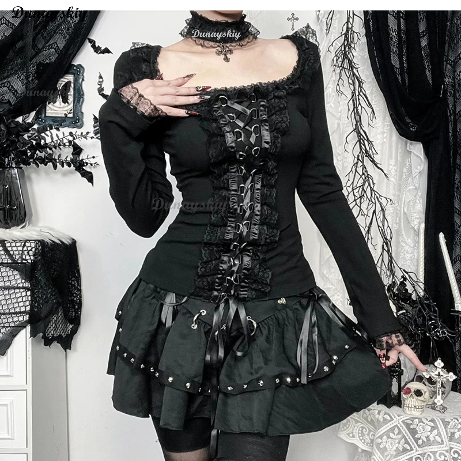 أسود القوطية الدانتيل تقليم كم طويل تي شيرت المرأة خمر مثير الدانتيل متابعة ساحة طوق القمم اليابانية موضة Y2k ثقافة فرعية تيز