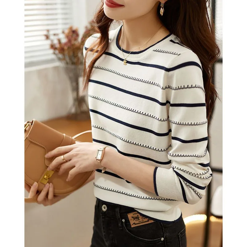 New Autumn Fashion Korean Striped Round Neck Casual Loose Versatile Slim and Fashionable Long Sleeve Knitted Women\'s Sweater