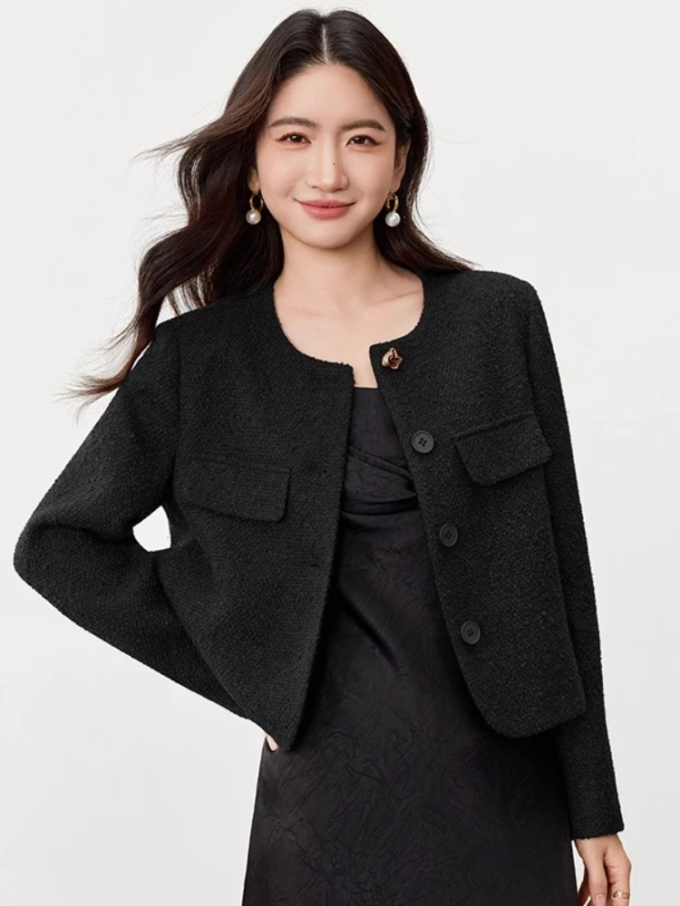 SENTUBILA Women's Elegant Commuter Short Coat Autumn 2025 New Wool Blend O-Neck Metal Buckle Long Sleeve Office Top 153WA2086