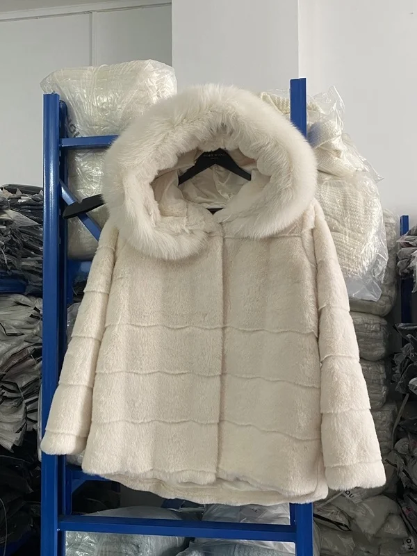 

Зимнее пальто из натурального меха с двойным воротником для молодых женщин, модель Initial Snowfall, для повседневной носки