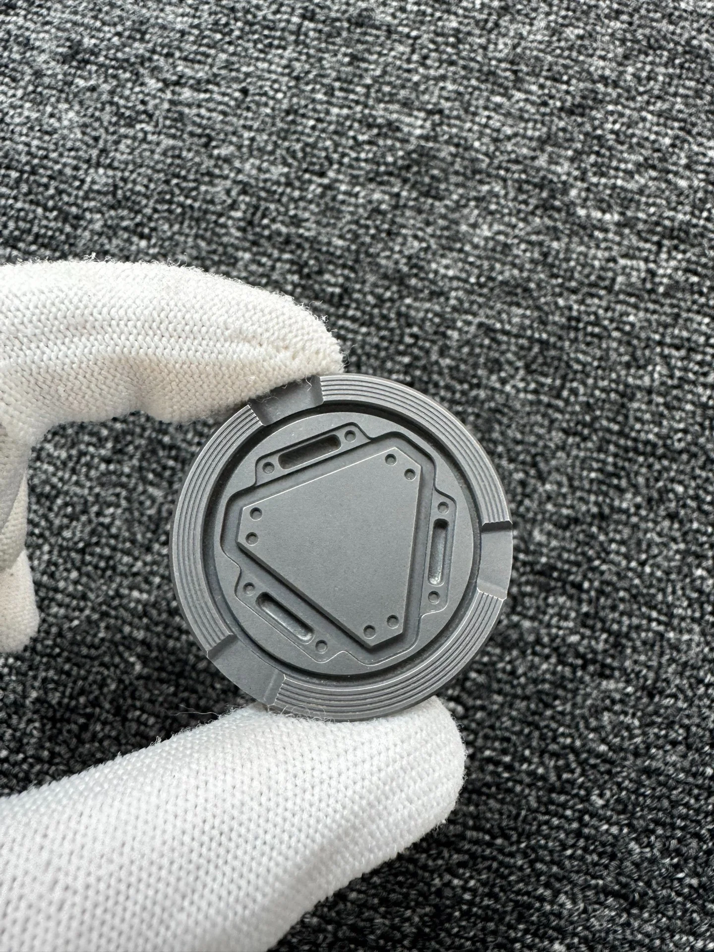 Used EDC next-generation blade, small sub-core 2.0 Paipai coin, titanium alloy edc metal decompression toy