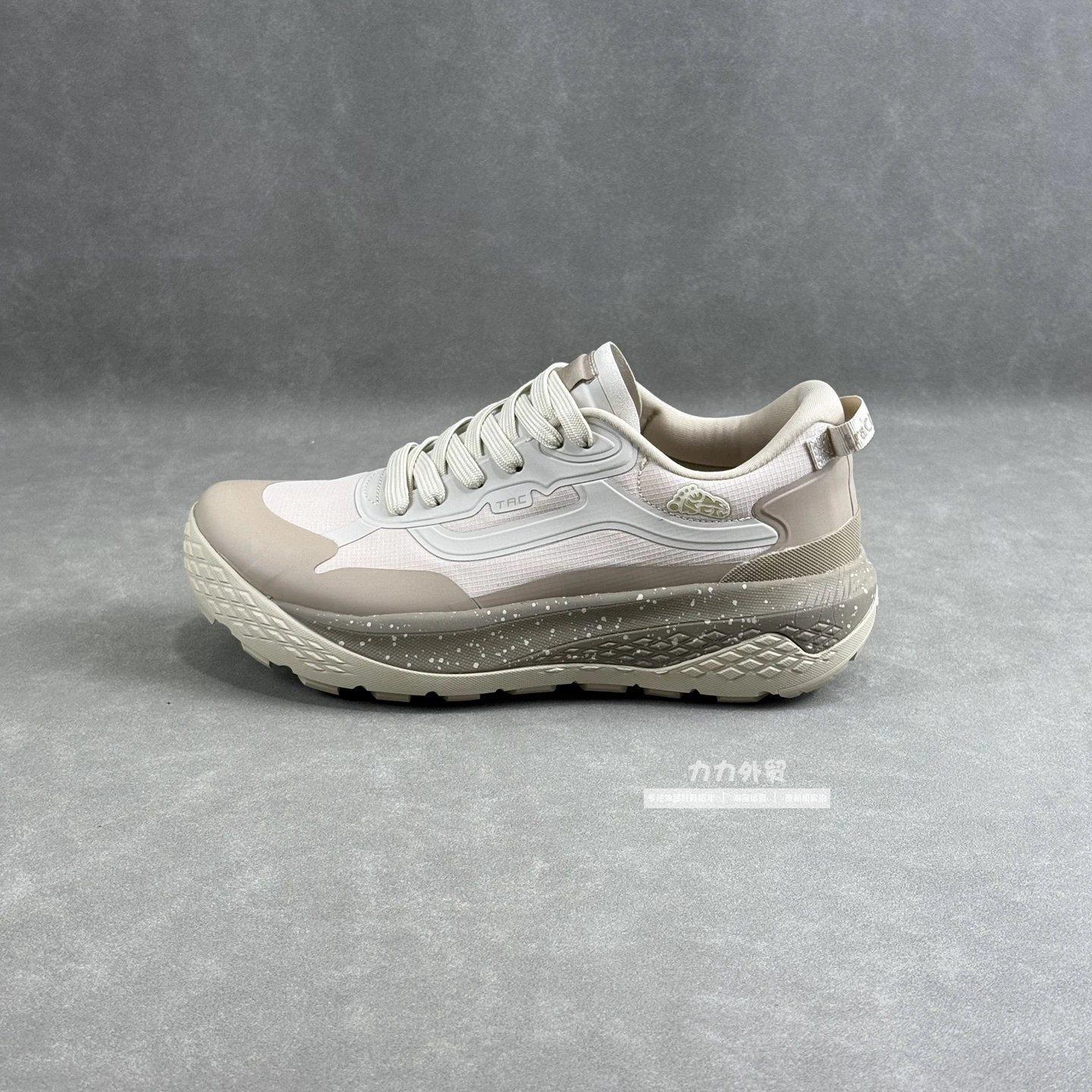 

Новые популярные кроссовки для бега для спринта, изысканный дышащий дизайн для мужчин и женщин, кроссовки для марафона, отличные