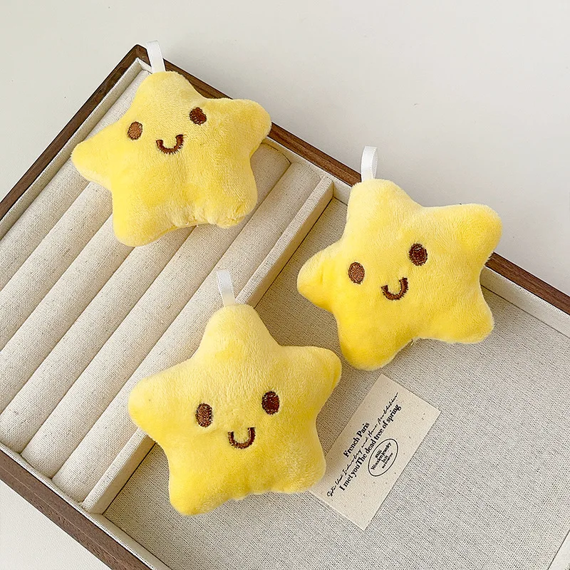 Piepende pluche ster sleutelhanger hanger hanger meisje rugzak decoratieve hanger schattige pop met sieraden