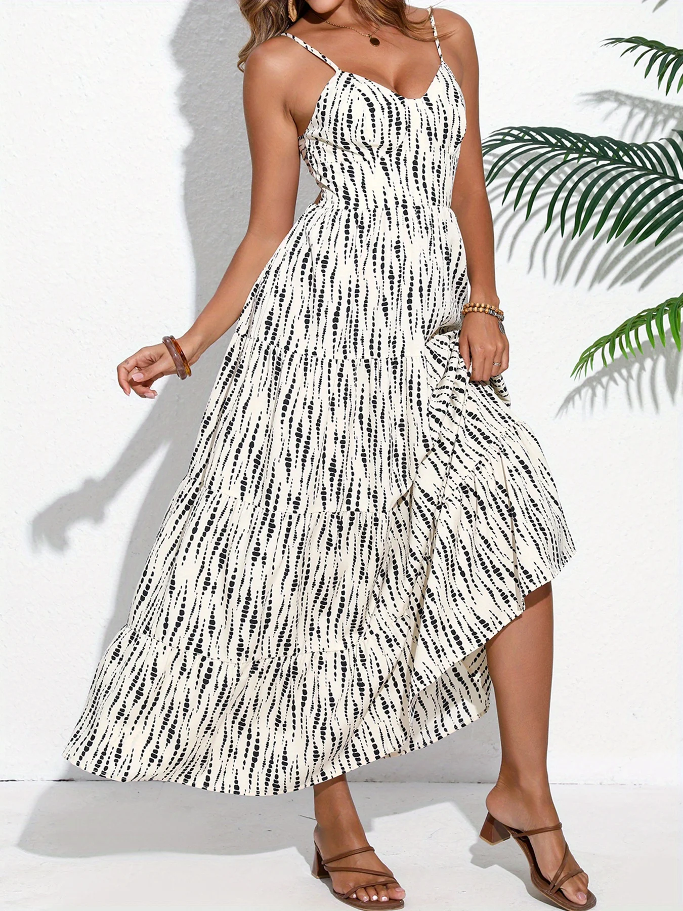 Damen-Wickelkleid im Bohème-Stil mit Spaghettiträgern und Schnürung am Rücken – Langes Kleid für Urlaube und Ausflüge – Detail 5