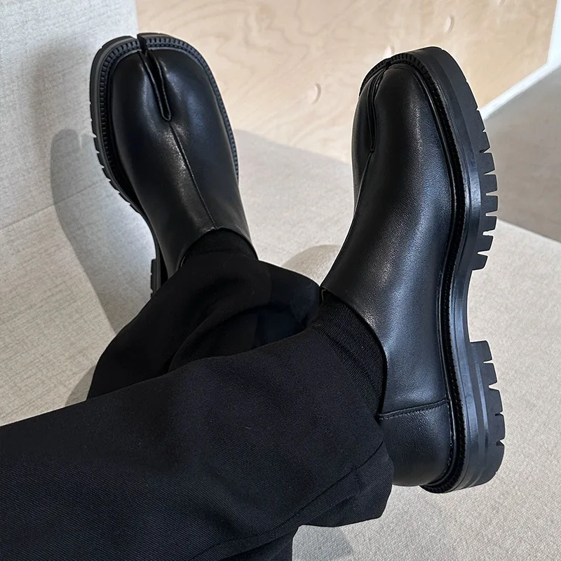 

2026 New Large Size Maganad Tabi Babouches Loafer Flat Shoes For Women And Men Couple Shoe Split Toe Genuine Leather Black Flats