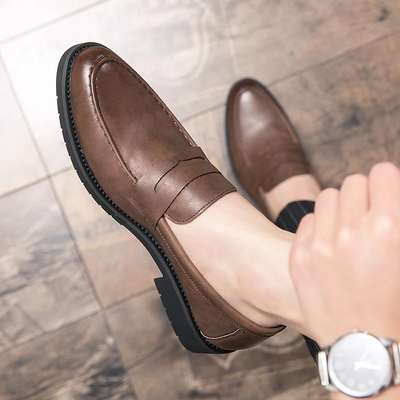 New Soft Leather Breathable Leather Shoes Men Europe Station Casual British Style Youth Loafers with Business Bean Shoes