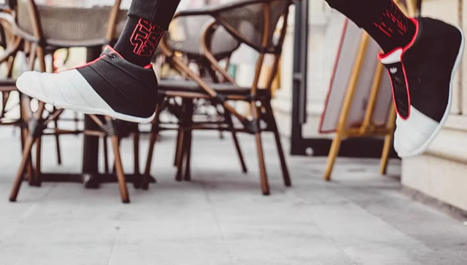 

Professional Basketball Shoes Men's Women's Luxury Brand Trainers Boys Non-slip Basketball Sneakers