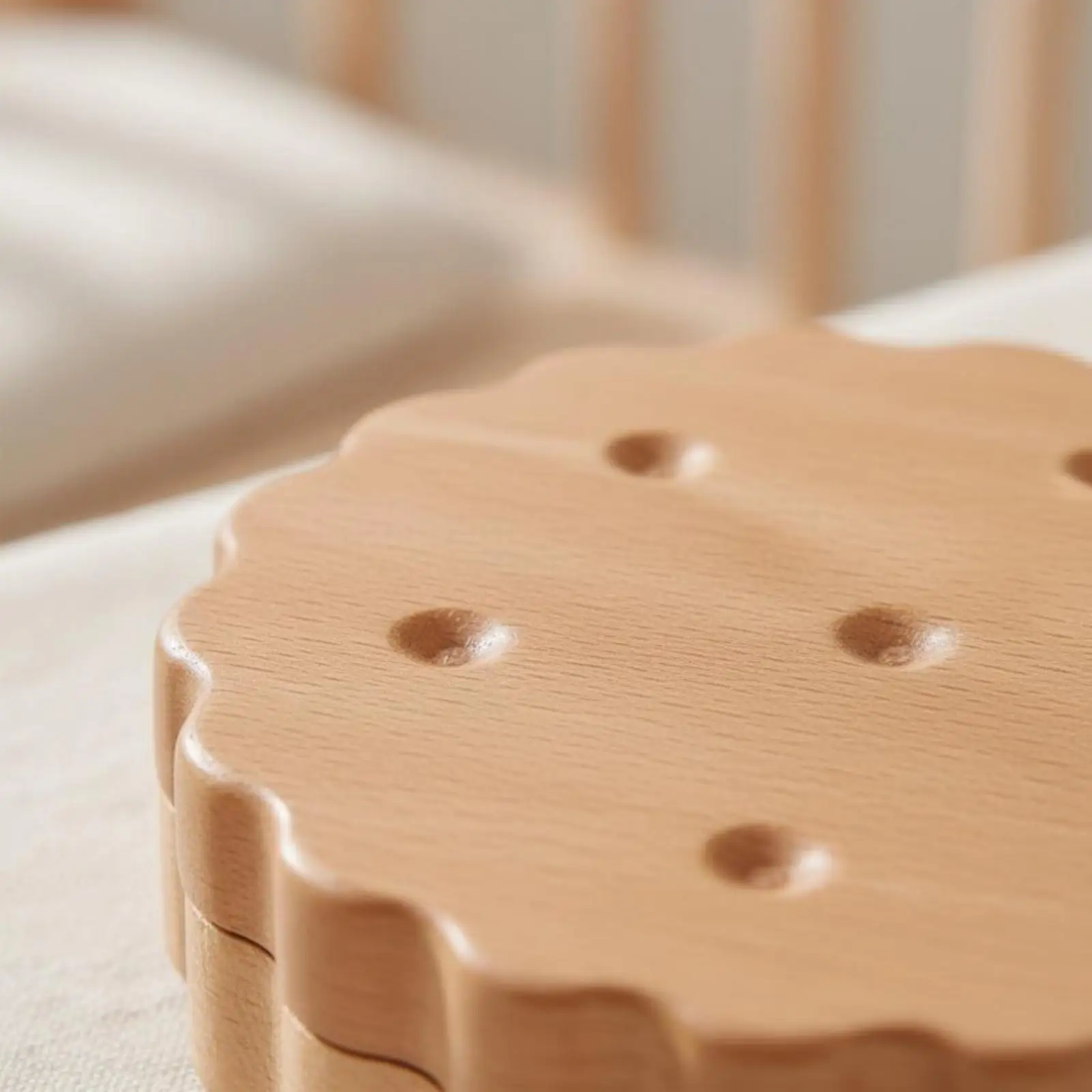 natural-wood-milk-tooth-keepsake-box-polished-surface-baby-tooth-box-closure