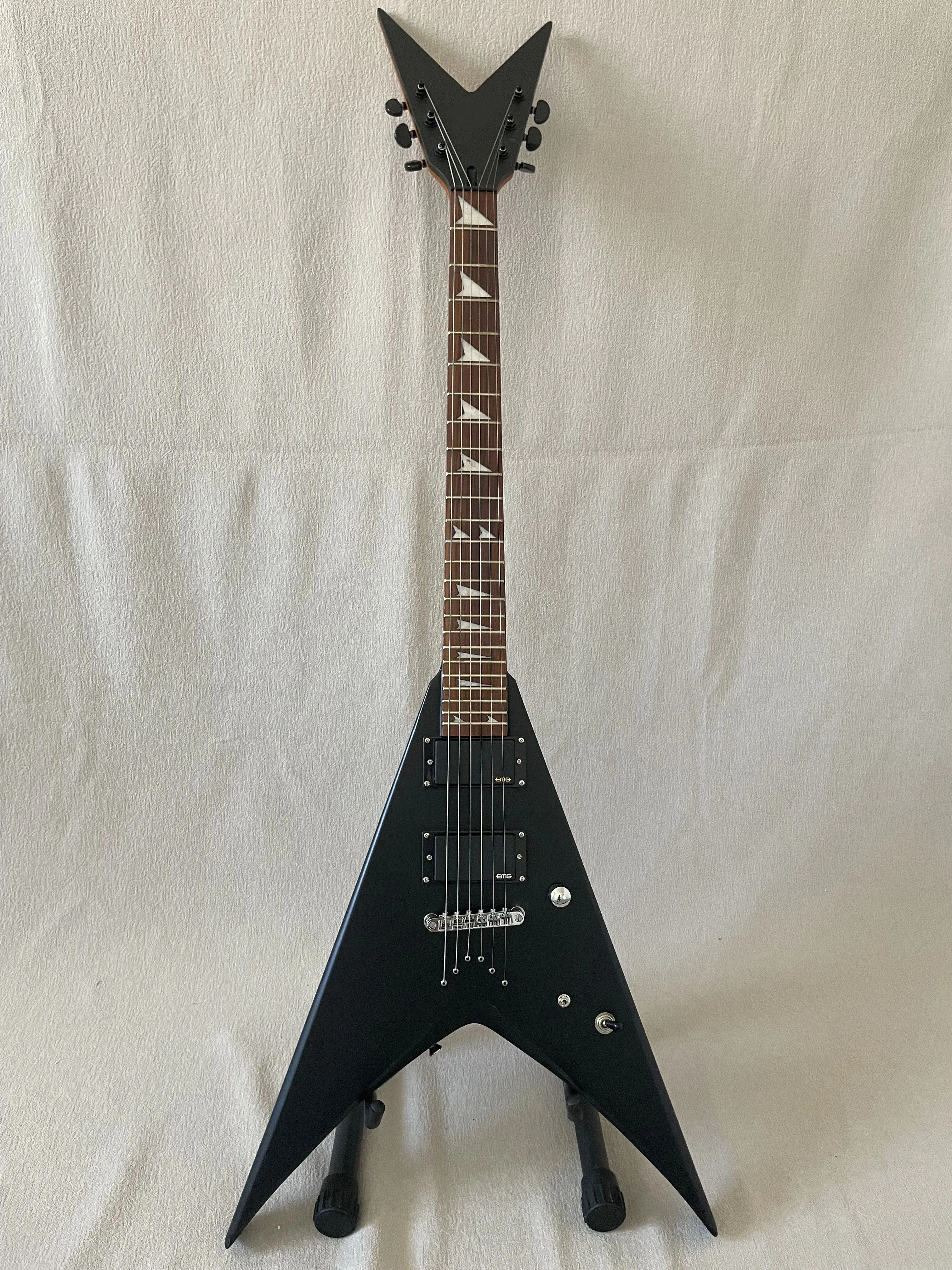 High end Custom Flying V  Guitar Black Matte 2 EMG Pickups